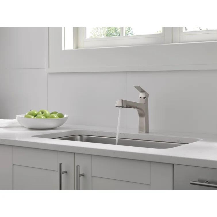 Peerless Faucets Xander Pull Out Kitchen Faucet