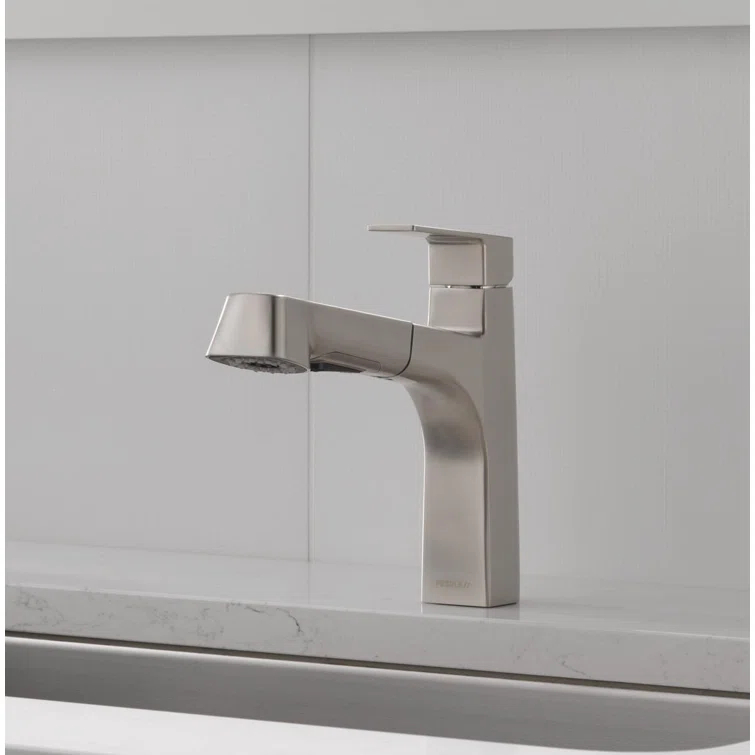 Peerless Faucets Xander Pull Out Kitchen Faucet
