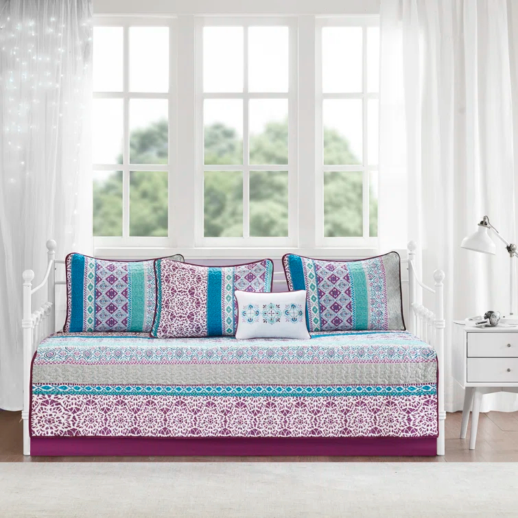 Intelligent Design Joni 6 Piece Boho Reversible Daybed Set