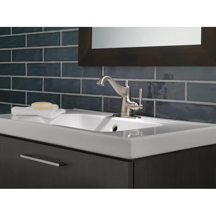 Mylan Single Hole Bathroom Faucet with Drain Assembly, Single Handle Bathroom Sink Faucet