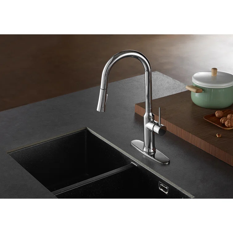 Kingston Brass New York Single-Handle Pull-Down Kitchen Faucet