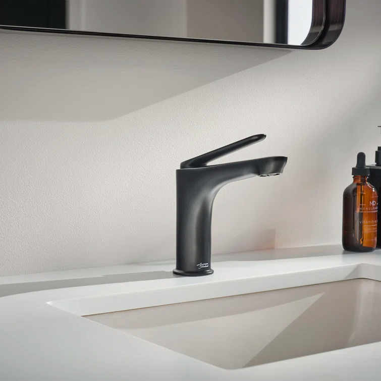 Single-Hole Single-handle Bathroom Faucet with Drain Assembly