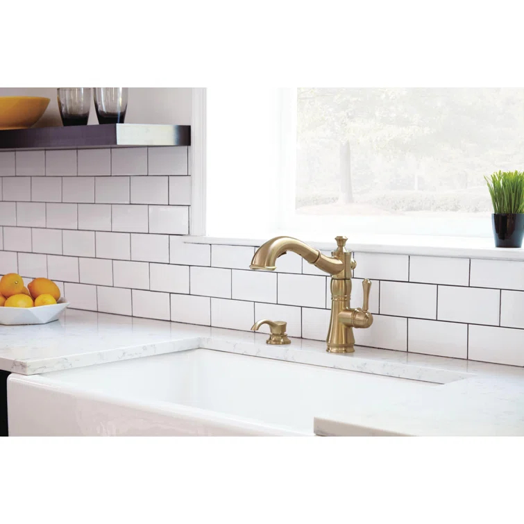 Cassidy Pull Out Sprayer Kitchen Sink Faucet, Single Handle Kitchen Faucet