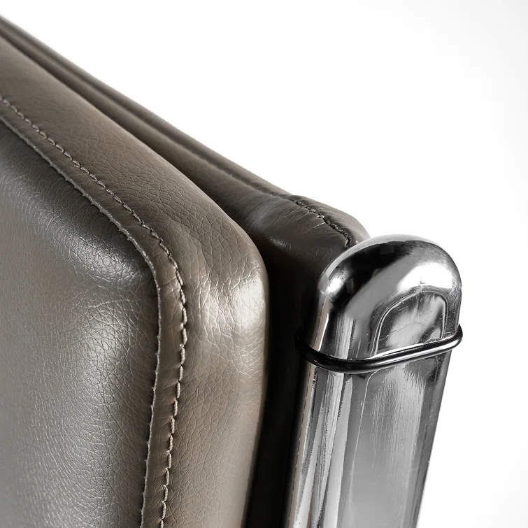 Ringold Conference Chair