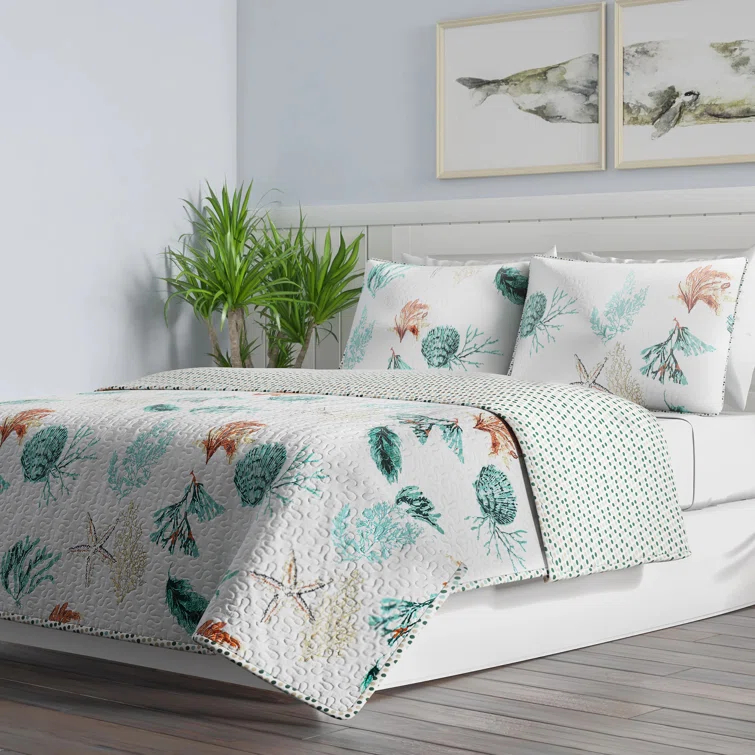 FreshFolds Bright Watercolor Coral Print Quilt Set with Shams