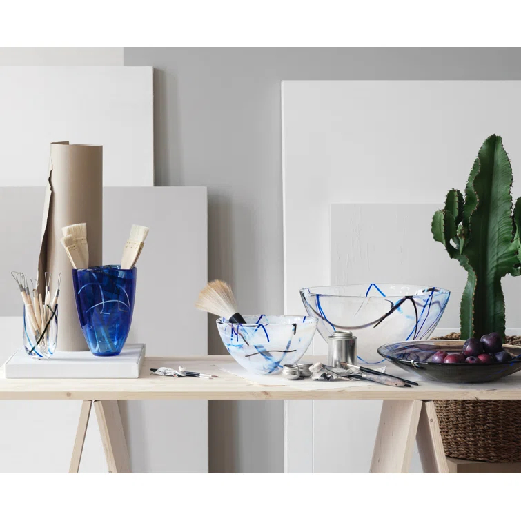 Elegant Trumpet-Shaped Black Glass Decorative Table Vase