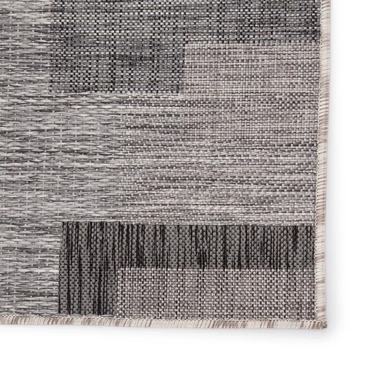 Nikea Geometric Rug