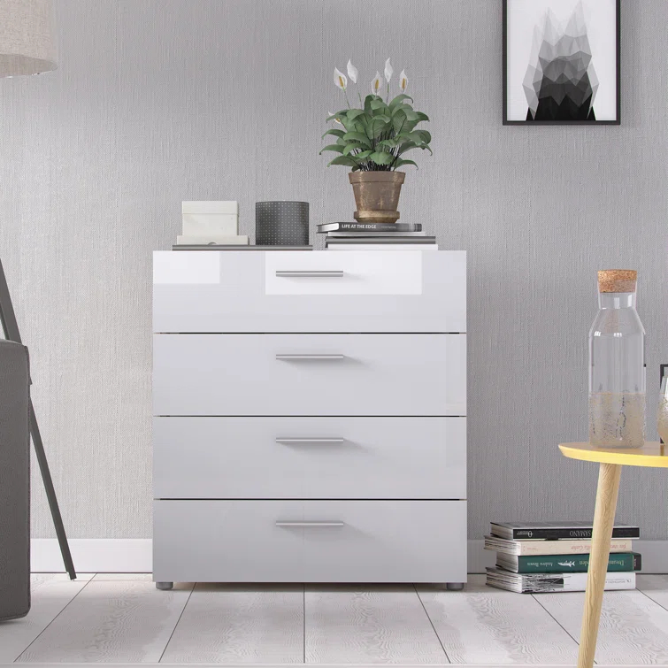 Gianna 31.57'' W 4 - Drawer Dresser