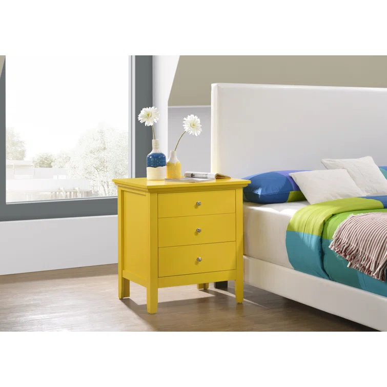 Hammond 3 - Drawer Nightstand Bed Side Table Wood Nightstand Small Bedside Table And Dresser