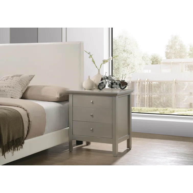 Hammond 3 - Drawer Nightstand Bed Side Table Wood Nightstand Small Bedside Table And Dresser