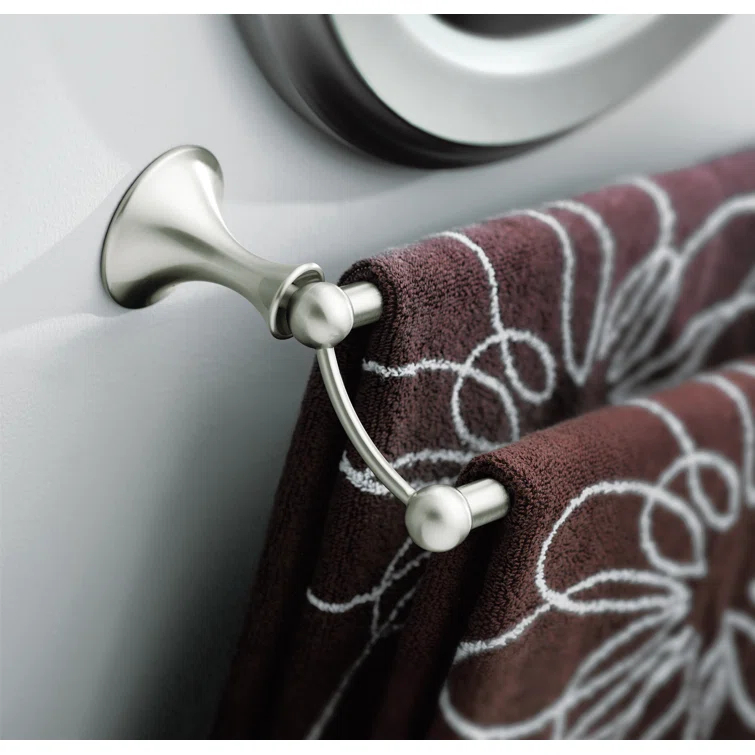 Lounge 24" Wall Mounted Towel Bar