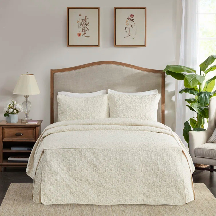 Madison Park Quebec 3 Piece Split Corner Pleated Quilted Bedspread