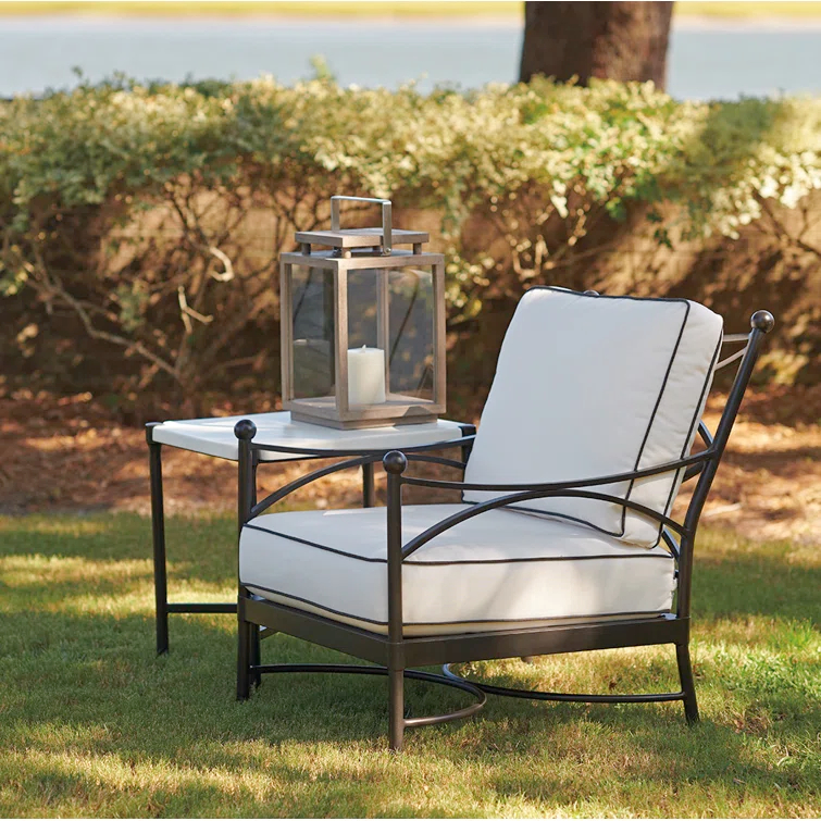 Pavlova Lounge Chair