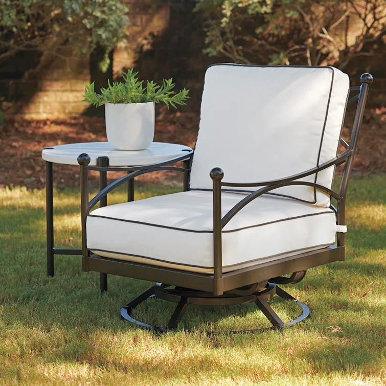 Pavlova Swivel Lounge Chair