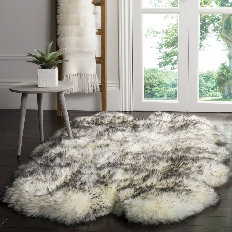SAFAVIEH Sheep Skin Tiana Animal Area Rug, Ivory/Smoke Grey, 5'5" x 7'7"