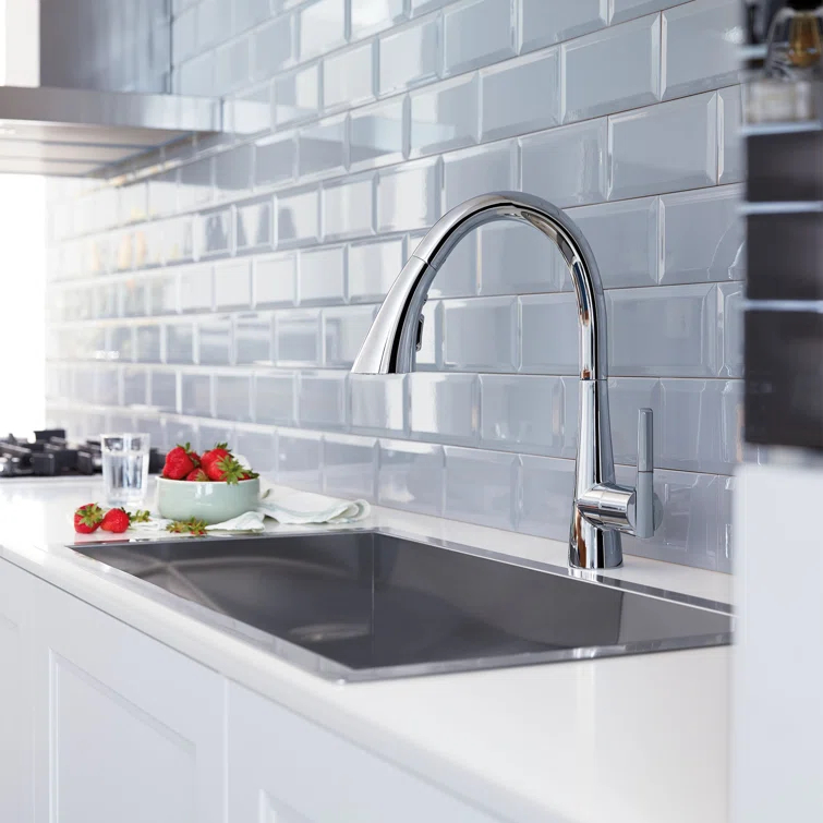 ZEDRA Single-Handle Pull Down Kitchen Faucet Triple Spray 1.75 GPM