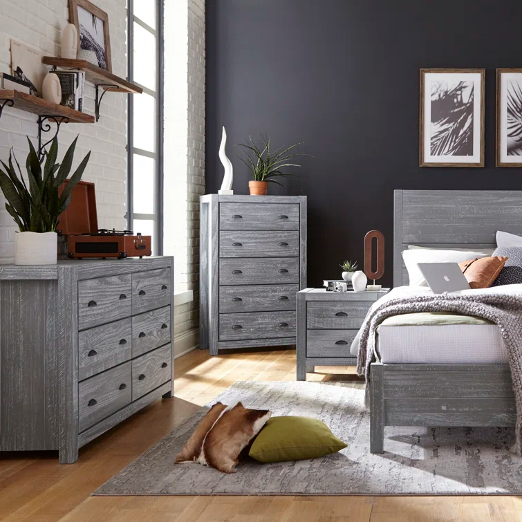 Montauk Solid Wood 32.5'' W 5 - Drawer Dresser