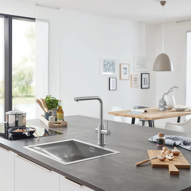 Blue Pull Out Single Handle Kitchen Faucet with Accessories
