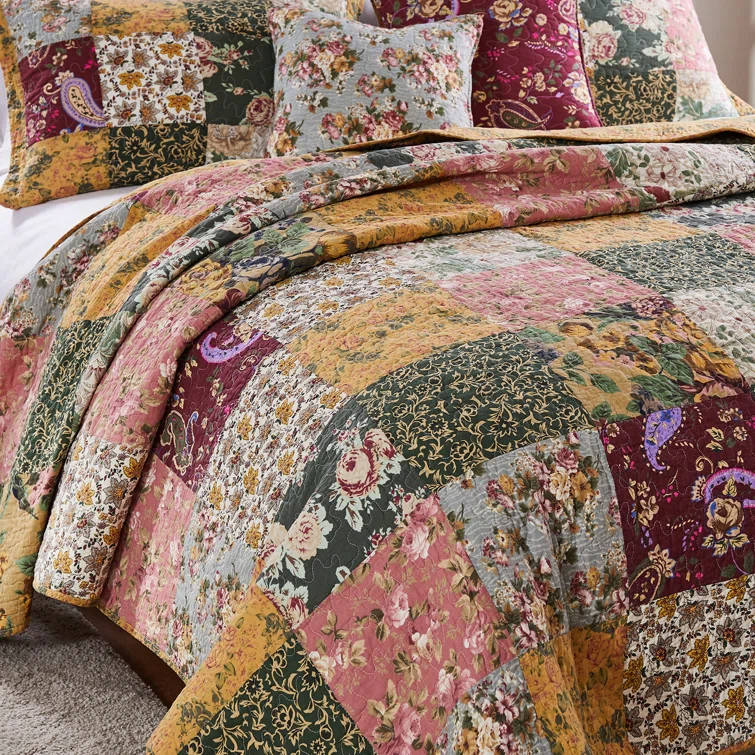 Antique Chic 100% Cotton Patchwork Reversible Quilt Set with Throw Pillows