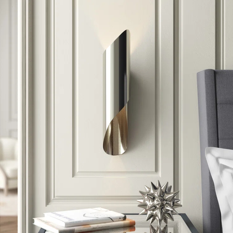 Espiria Sconce