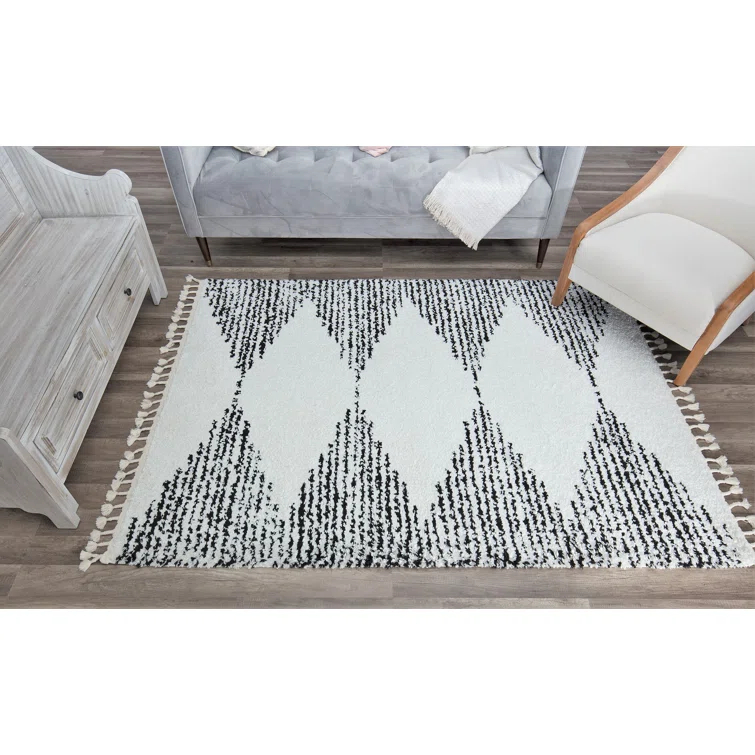 Qi Mason Shag Tribal Heath White Area Rug
