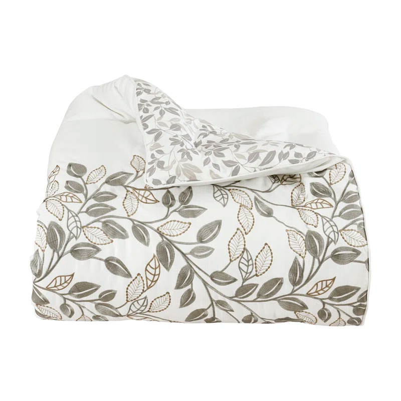 Royal Court Laurel Comforter Set