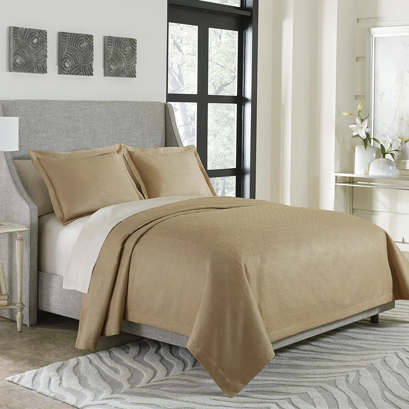 Michael Amini Alton 3-Piece Bed Throw Set - Gold