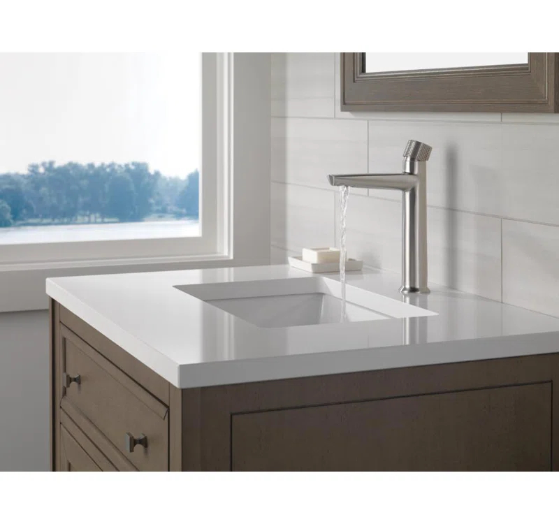 Galeon Single Hole Bathroom Faucet with Drain Assembly