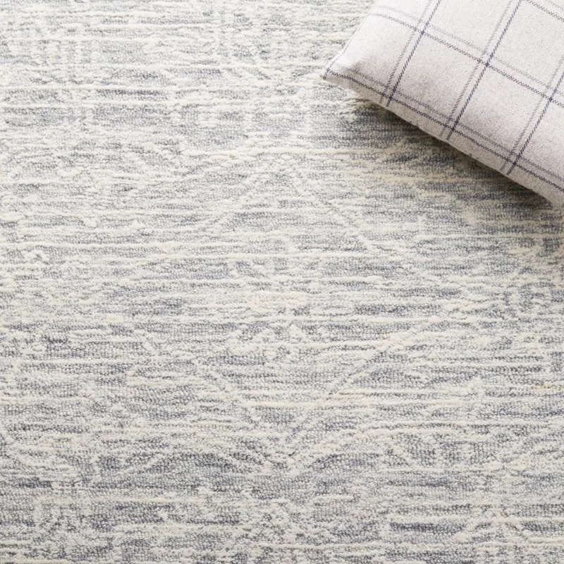 Bungalow Rose Roslyn Hand Tufted 80% Wool And 20% Cotton Floral Rug