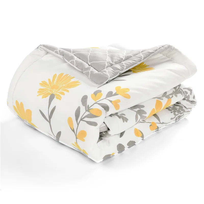 Lush Decor Aprile Throw