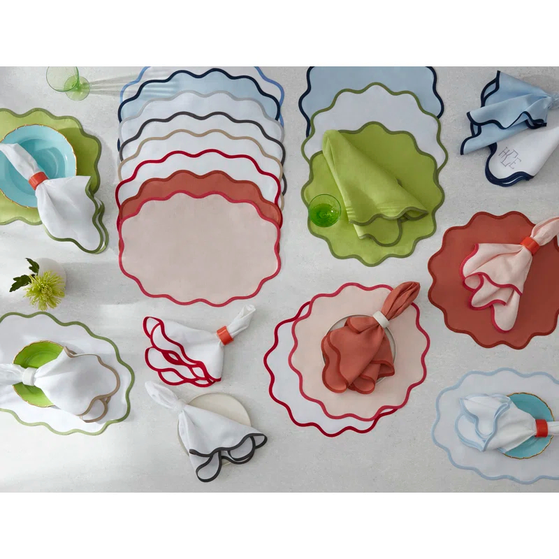 Scallop Edge Oval Placemat