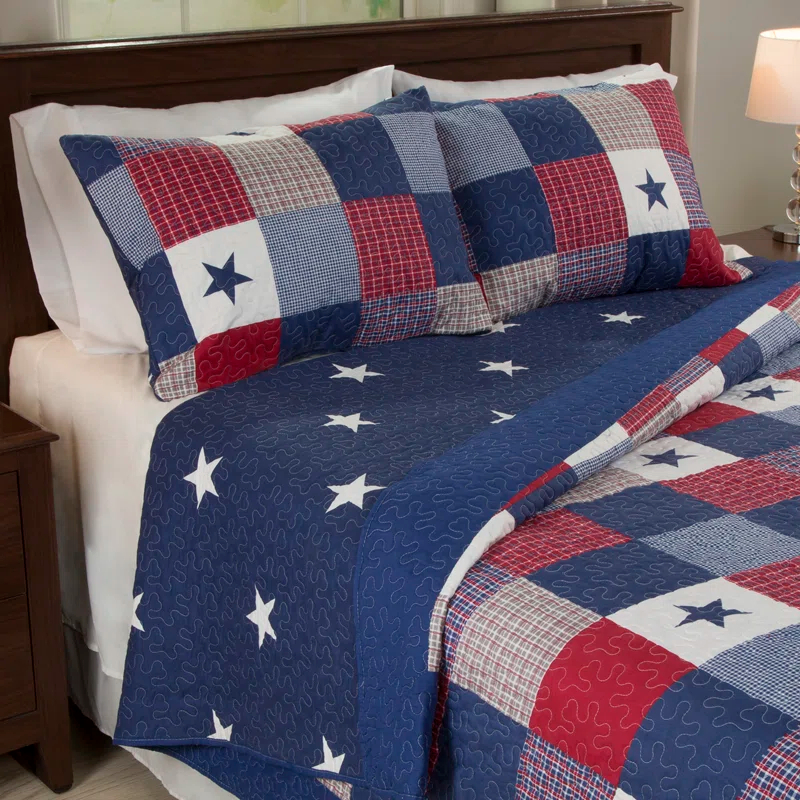Lavish Home Caroline Quilt Set - Microfiber Americana Stars and Plaid Patchwork Bedding with 2 Pillow Shams