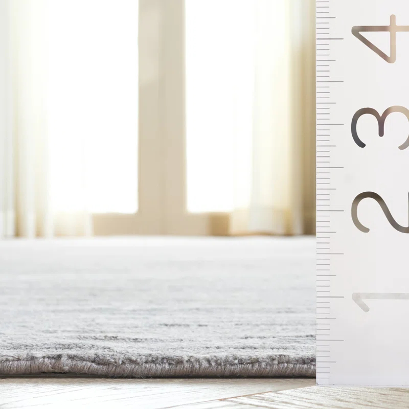 Fairfax Heathered Gray 6' x 9' Hand-Knotted Viscose and Cotton Rug
