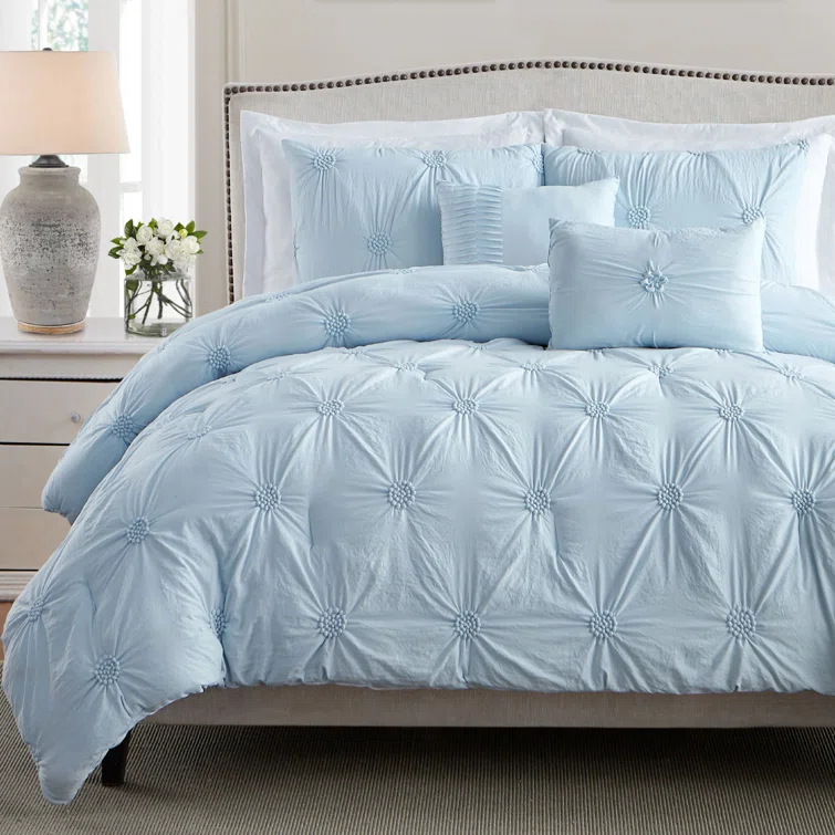 Swift Home Supreme Microfiber Floral Pintuck Microfiber 3-Piece Comforter Set