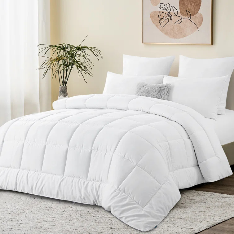 Aisbo Microfiber / Polyester Comforter & Duvet Insert