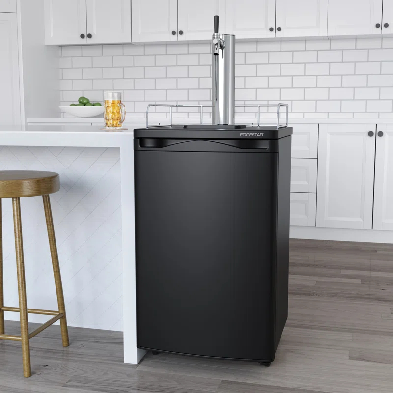 EdgeStar EdgeStar 4.9 Cubic Feet Single Tap Freestanding Kegerator with Adjustable Temperature