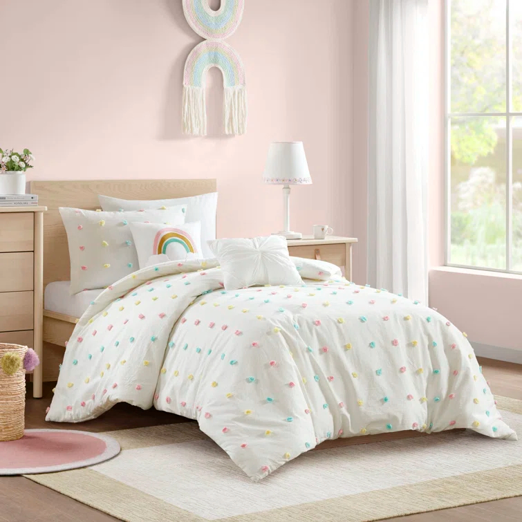 Intelligent Design Kids Callie Pom Pom Cotton Jacquard Quilt Set with Throw Pillows