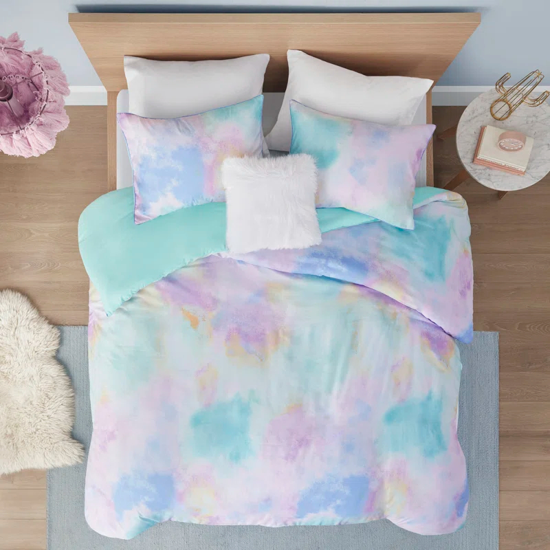Intelligent Design Cassiopeia Watercolor Tie Dye Printed Duvet Cover Set with Throw Pillow