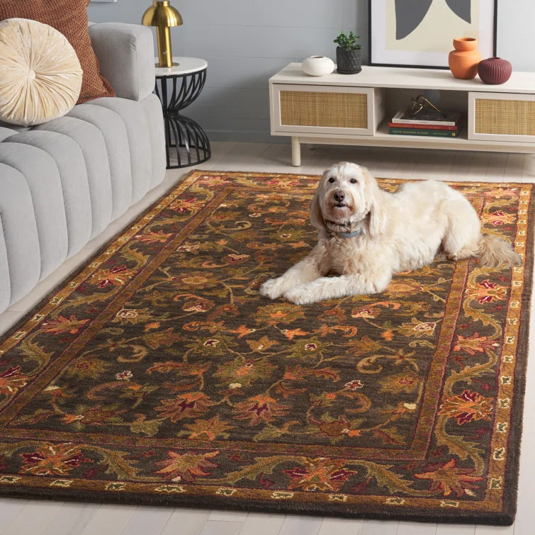 Safavieh Hand Tufted Wool Oriental Rug