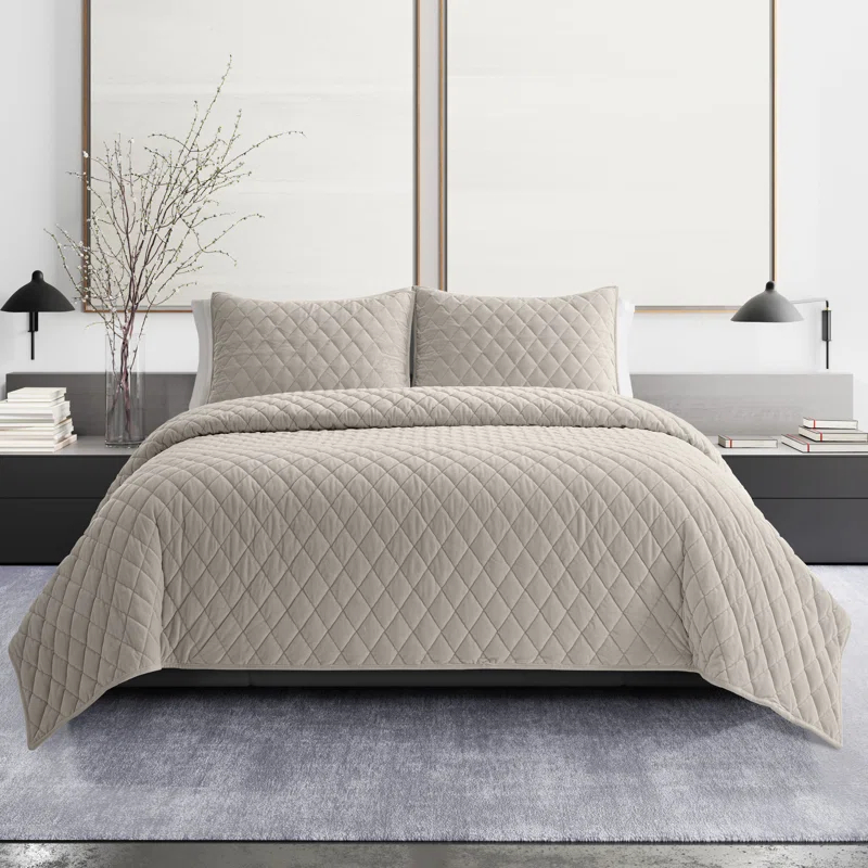 Vera Wang Vera Wang Diamond Velvet Quilt Set