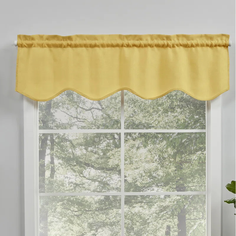 Amalgamated Textiles Exclusive Home Loha Light Filtering Rod Pocket Scalloped Valance