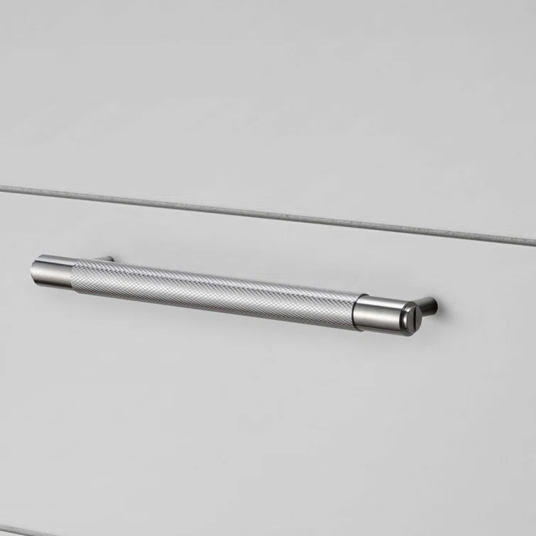 Buster + Punch Pull Bar / Cross / Medium