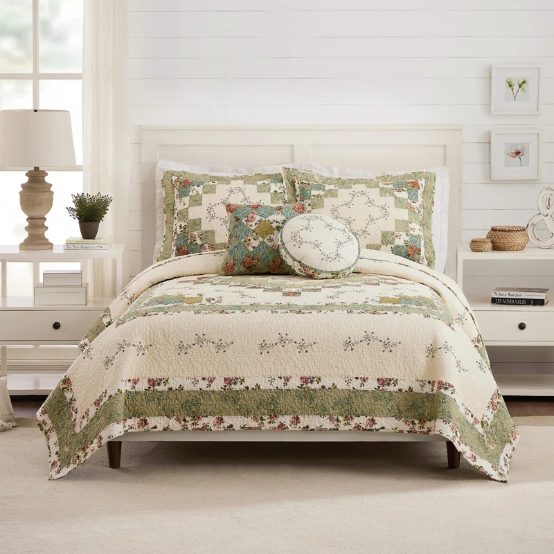 Olivia Floral Embroidered Patchwork 3-Piece Quilt Set