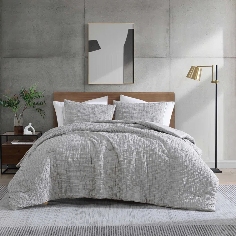 Kenneth Cole Kenneth Cole Serenity Wavy Lines Beige Comforter Set