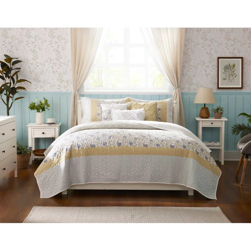 Madison Park Dawn 6 Piece Cotton Percale Quilt Set with Throw Pillows