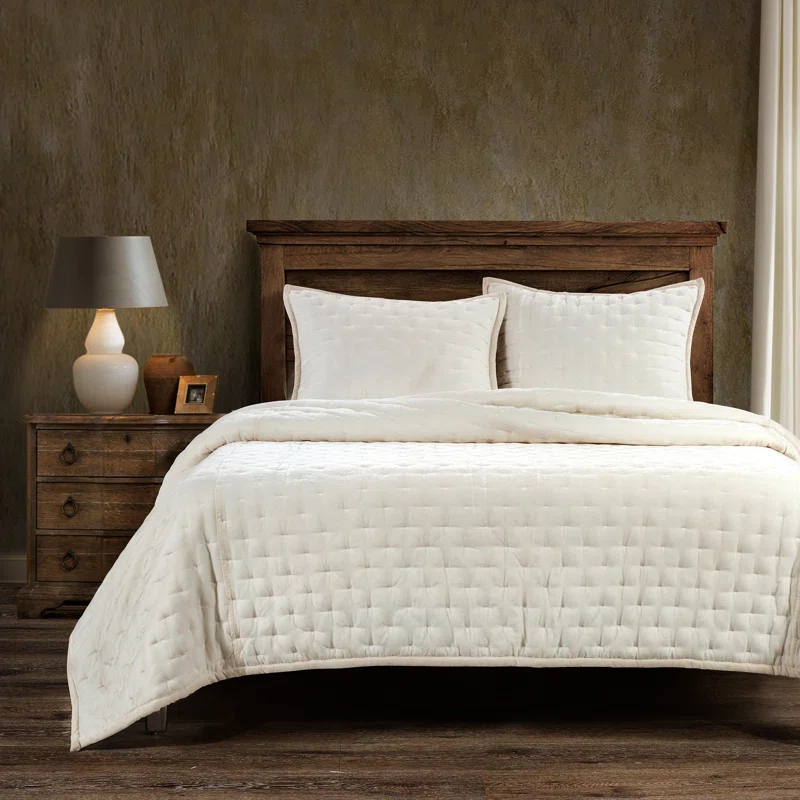 Stella Faux Silk Velvet Classic Chic Modern Rustic Romantic Western Quilt Set