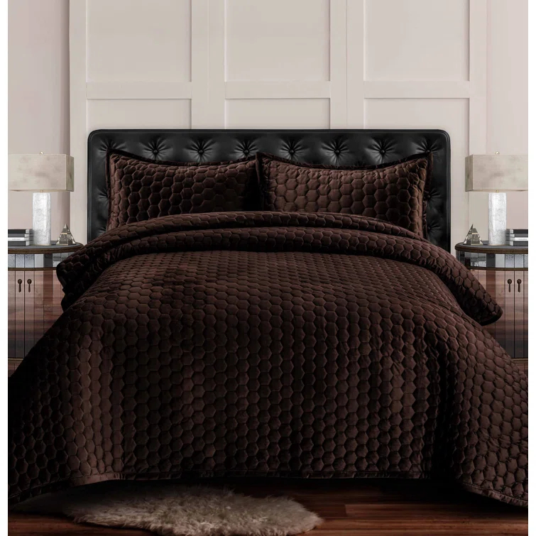 Tribeca Living Lugano Velvet Quilt Set