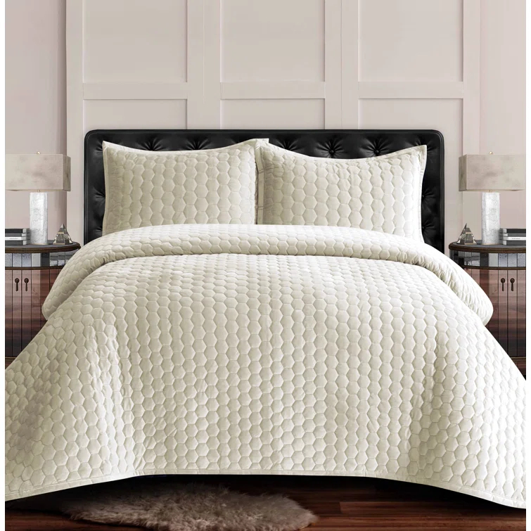 Tribeca Living Lugano Velvet Quilt Set