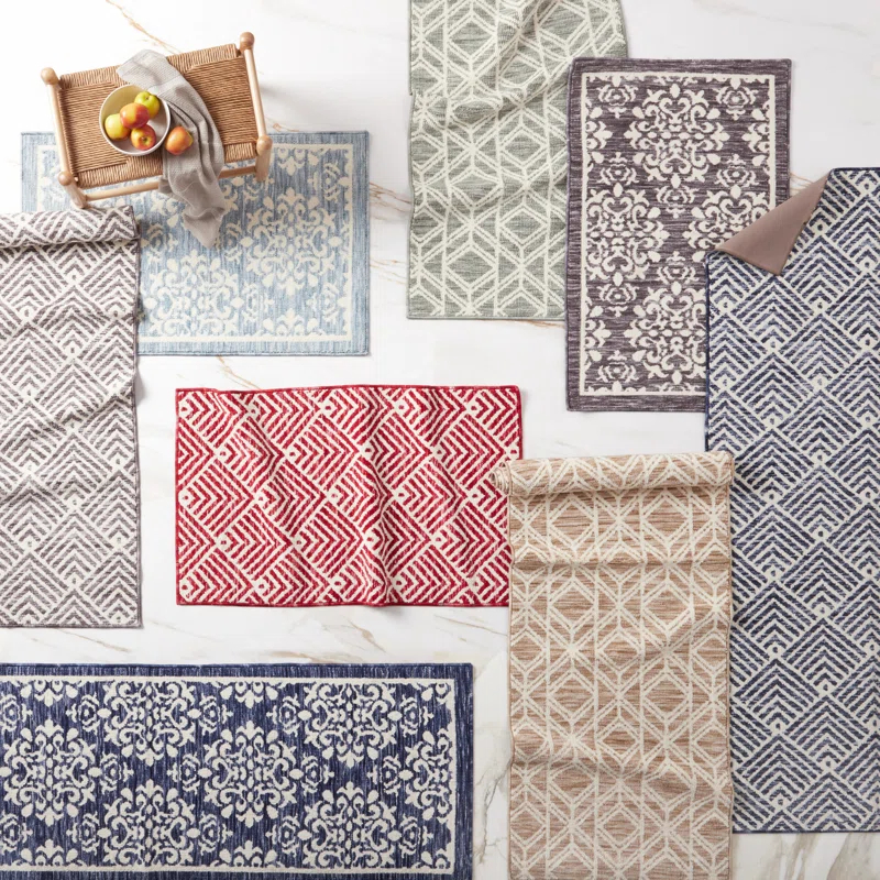 Town & Country Living TOWN & COUNTRY EVERYDAY Walker Modern Diamond Everwash Non-Slip Backing Kitchen Mat