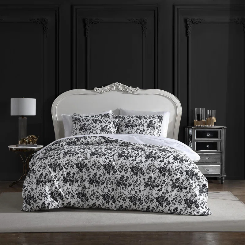 Betsey Johnson Betseys Toile Reversible Black Duvet Cover Set